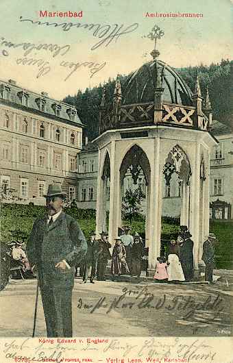 Fotomont: Anglick krl ped Ambroovm pramenem 1903