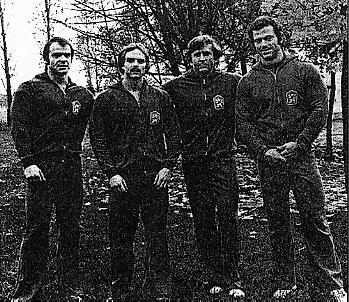 Snmek naich kulturisk z roku 1978. Zleva: Petr Stach, Robert Dantlinger, ludk Nosek, Alois Pek