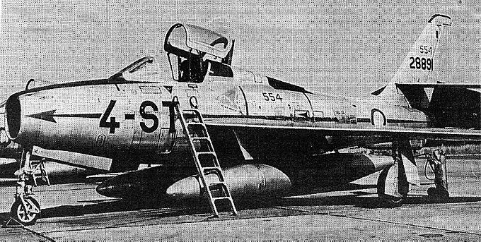 F-84 F... Stejn typy letounu se ztily v roce 1959 v Dyleskm lese na Chebsku.