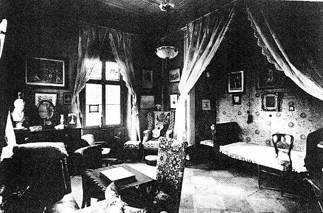 Pracovn pokoj pan Ulriky von Levetzow na zmku v roce 1904 (vlevo busta  Goetha)
